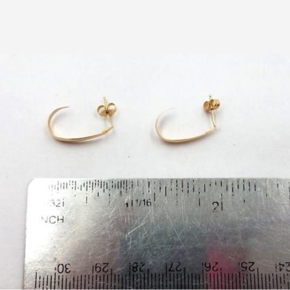 Vintage 14K Gold J-Hoop Earrings .49 grams - Picture 5 of 7